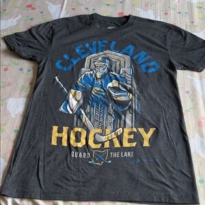Cleveland Hockey Graphic T‑Shirt in Black and Blue GV Artwork - Adult XS